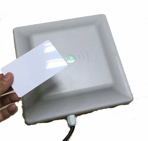 Portable UHF RFID reader